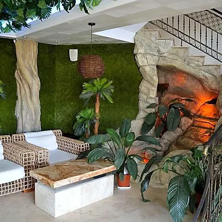 Harmony Jungle - Family Friendly Complex Lägenhetshotell Slăntjev Brjag